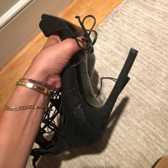 Stuart Weitzman lace up leg wrap heels - Picture 6 of 6